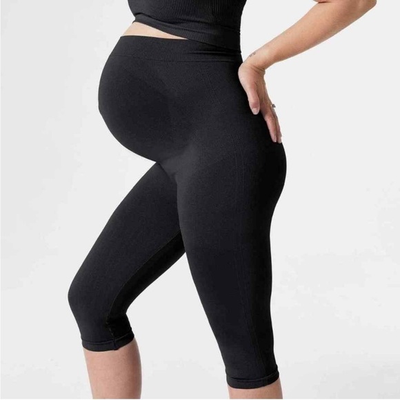 BLANQI Black Maternity Belly Support Crop Leggings - Picture 1 of 8